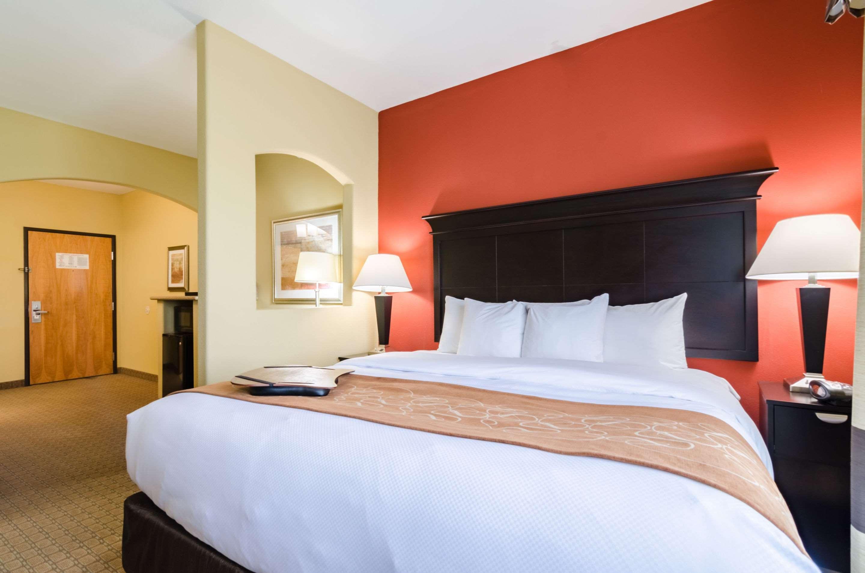 Comfort Suites Salina South Zewnętrze zdjęcie