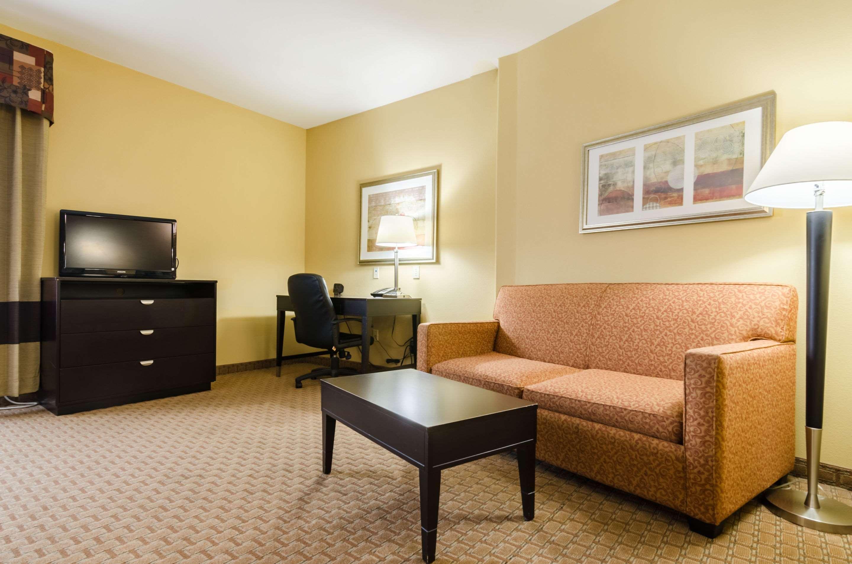 Comfort Suites Salina South Zewnętrze zdjęcie