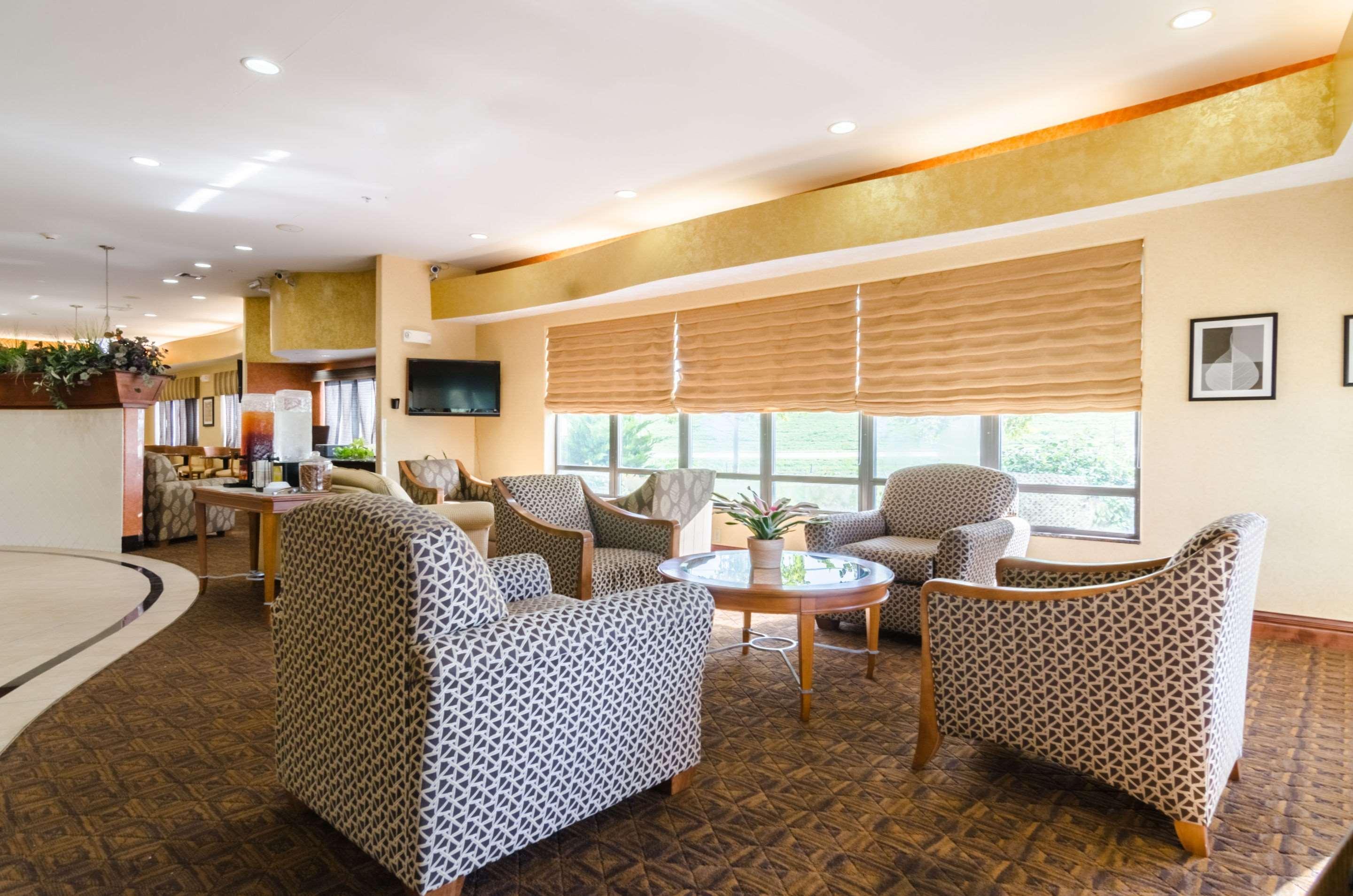 Comfort Suites Salina South Zewnętrze zdjęcie
