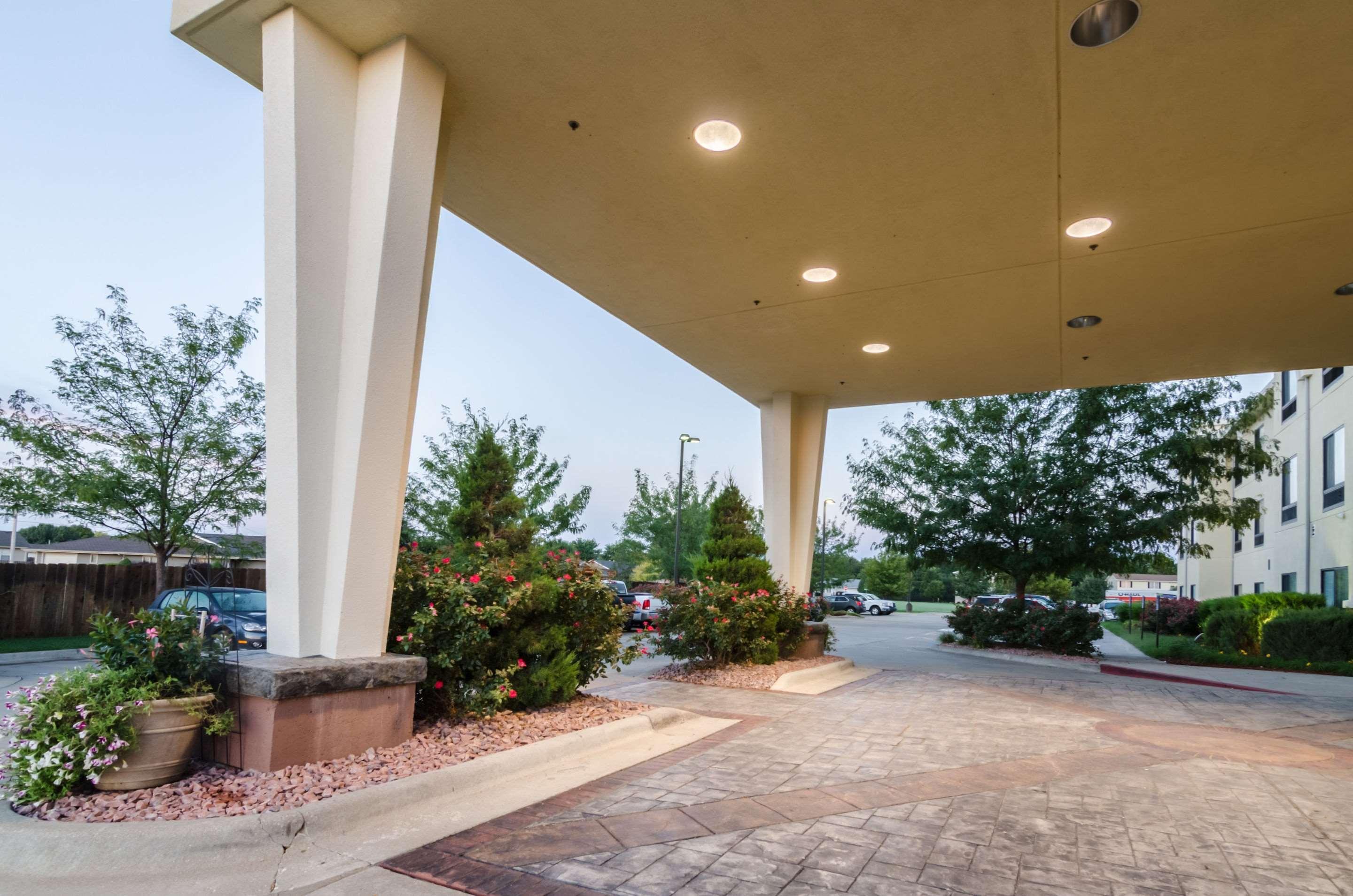Comfort Suites Salina South Zewnętrze zdjęcie