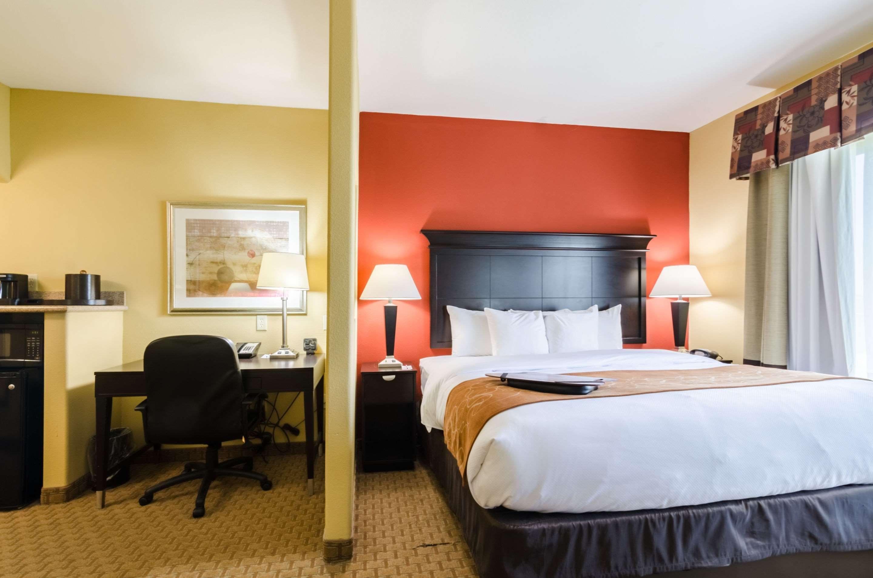 Comfort Suites Salina South Zewnętrze zdjęcie