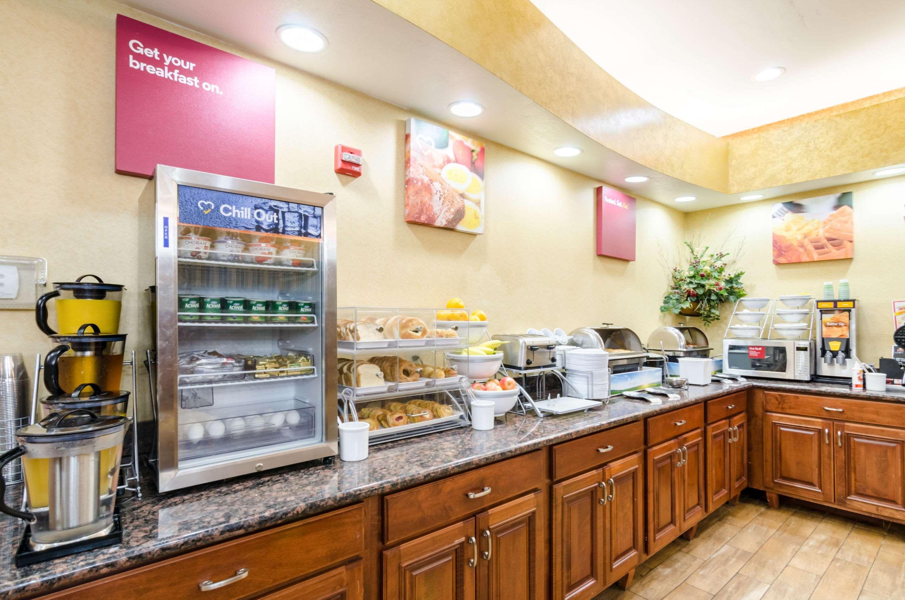 Comfort Suites Salina South Zewnętrze zdjęcie