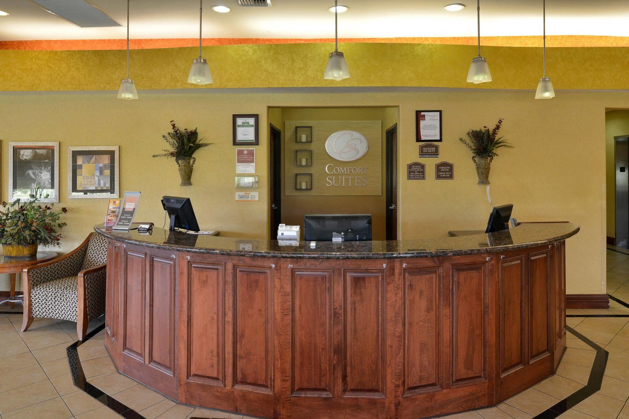 Comfort Suites Salina South Zewnętrze zdjęcie